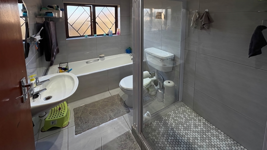 2 Bedroom Property for Sale in Belmont Park Western Cape